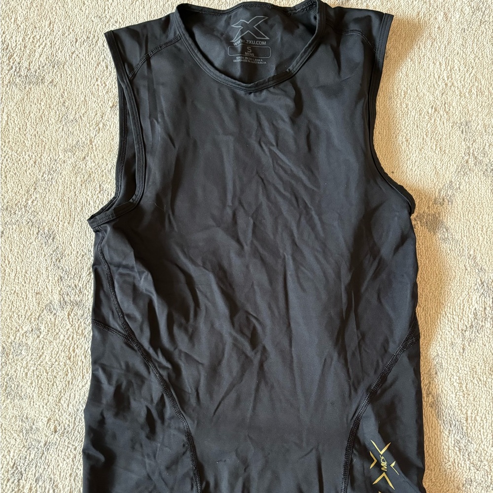 2XU men’s compression singlet sleeveless tank